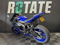 YAMAHA R6