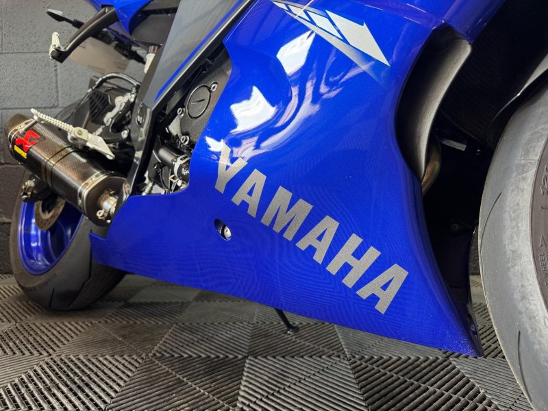 YAMAHA R6