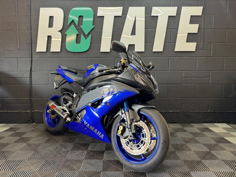 YAMAHA R6