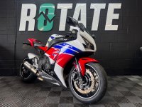 HONDA CBR1000RR Fireblade