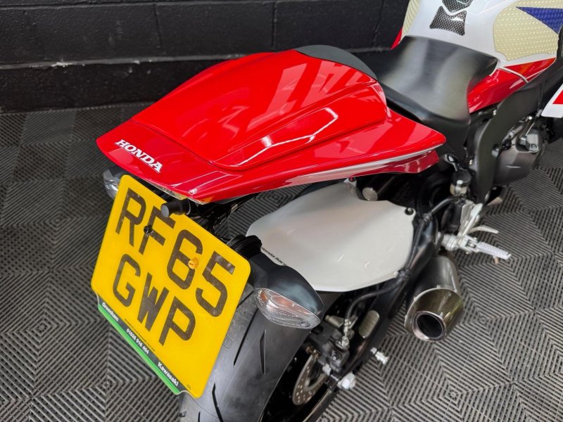 HONDA CBR1000RR Fireblade