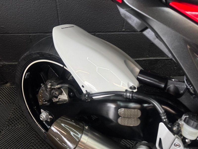 HONDA CBR1000RR Fireblade