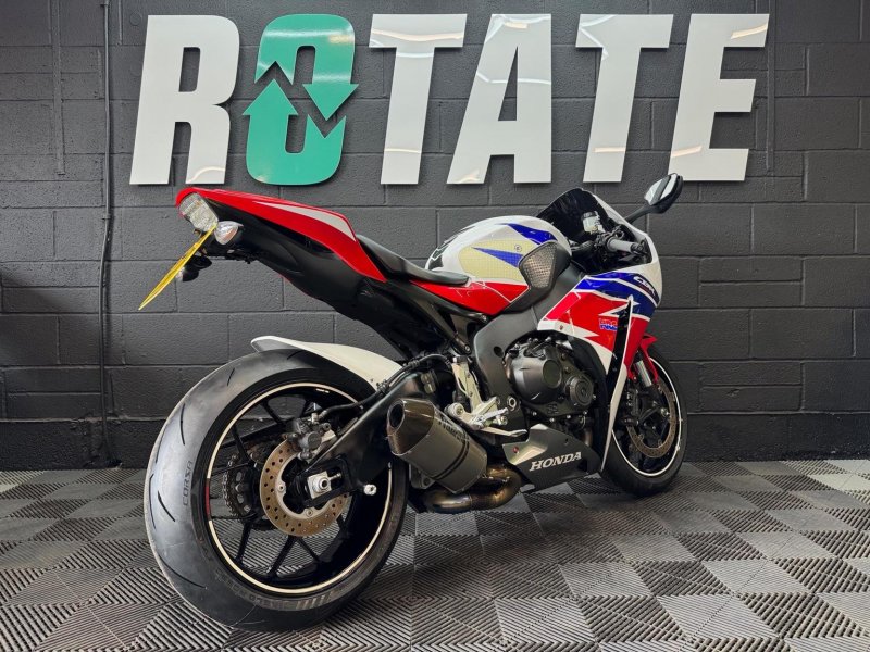 HONDA CBR1000RR Fireblade
