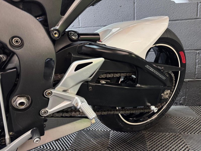 HONDA CBR1000RR Fireblade