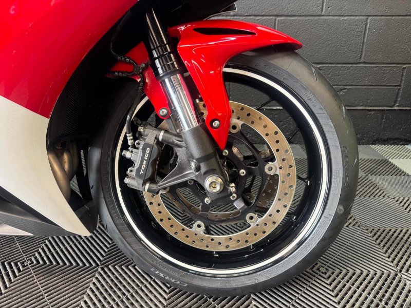 HONDA CBR1000RR Fireblade