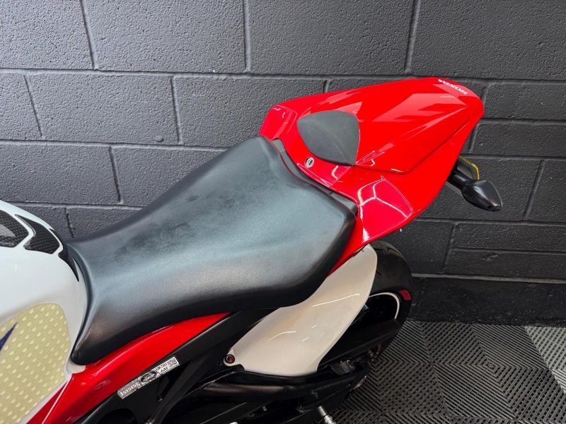 HONDA CBR1000RR Fireblade