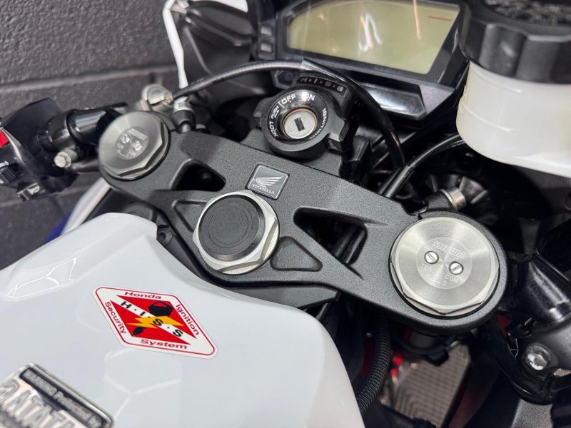 HONDA CBR1000RR Fireblade