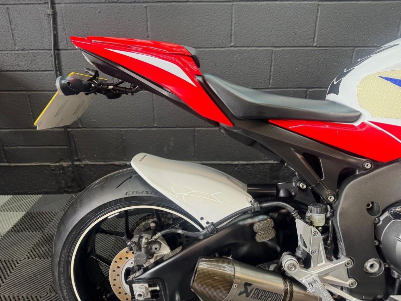 HONDA CBR1000RR Fireblade