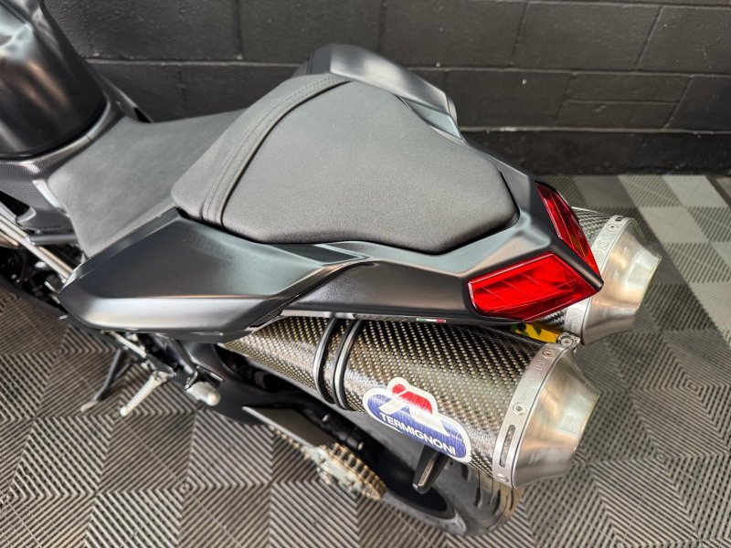 DUCATI 848
