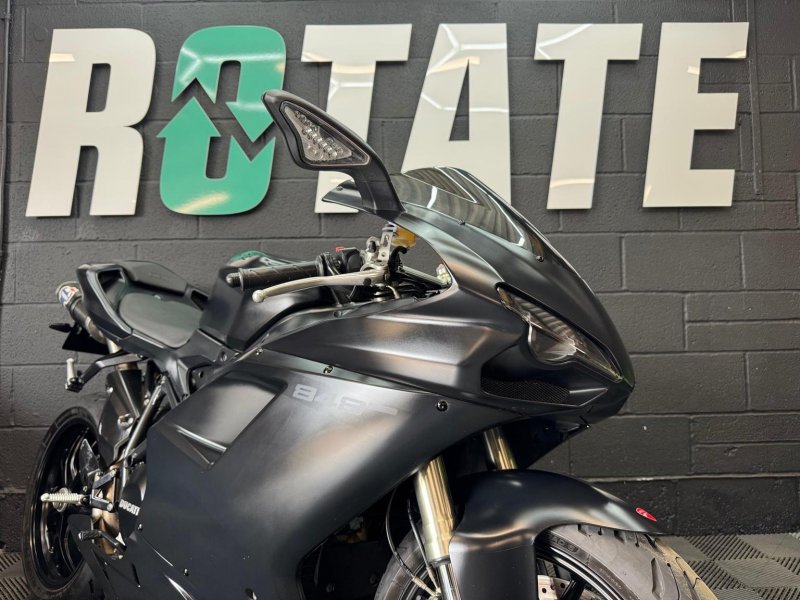 DUCATI 848