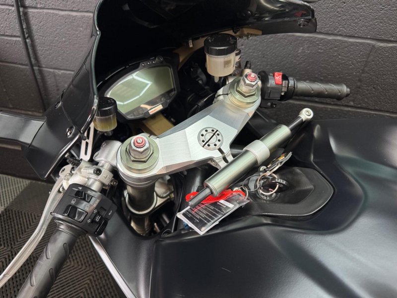 DUCATI 848