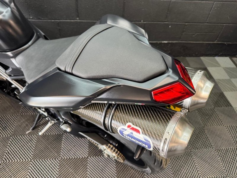 DUCATI 848