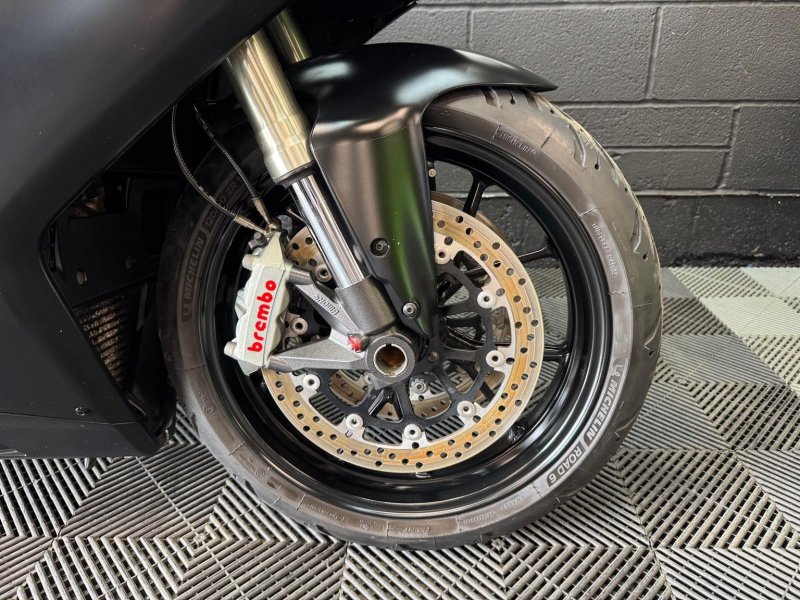 DUCATI 848