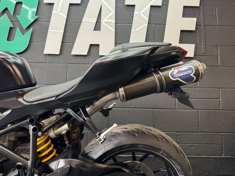 DUCATI 848