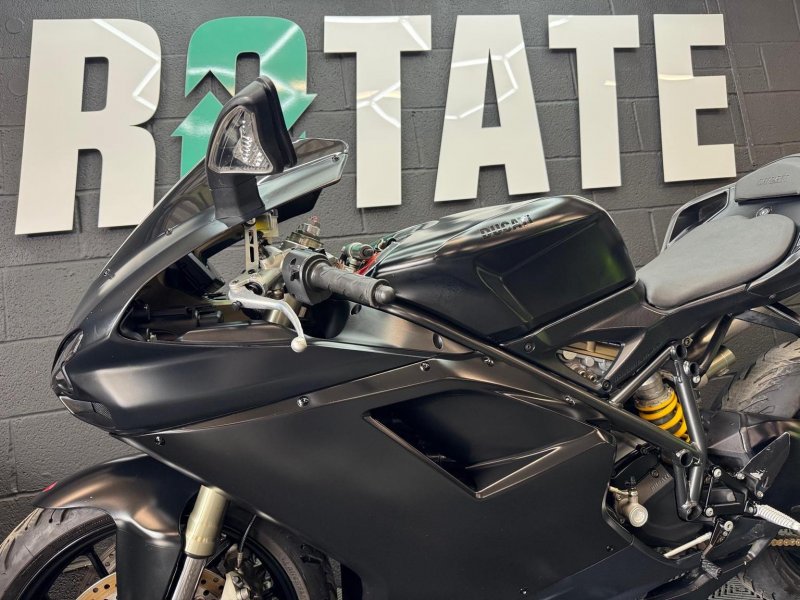 DUCATI 848
