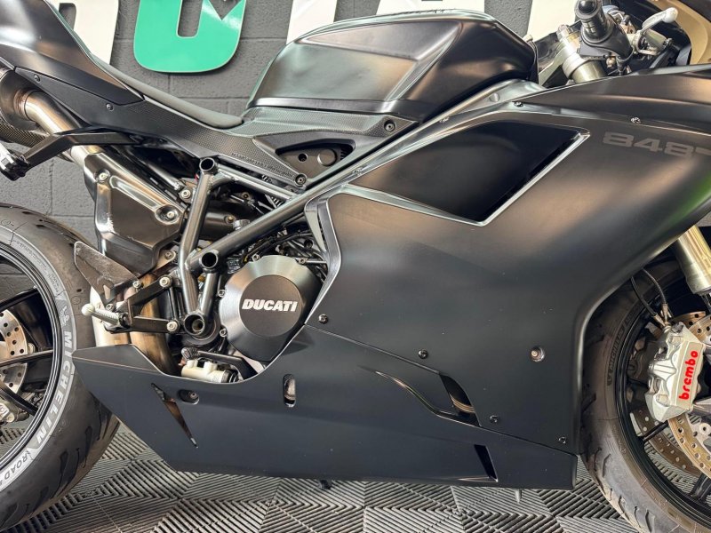 DUCATI 848