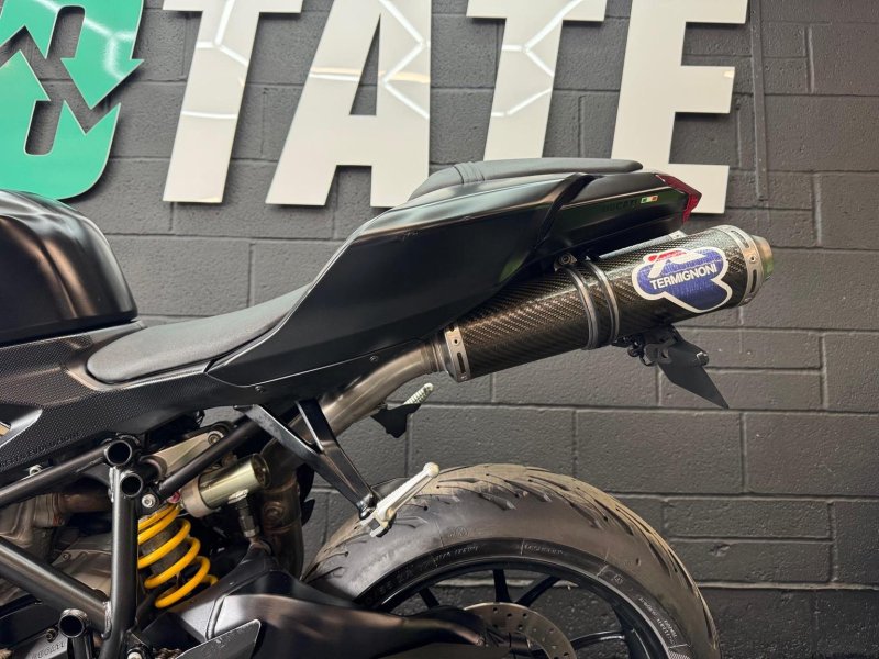 DUCATI 848