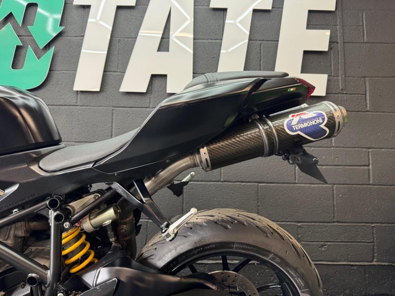 DUCATI 848
