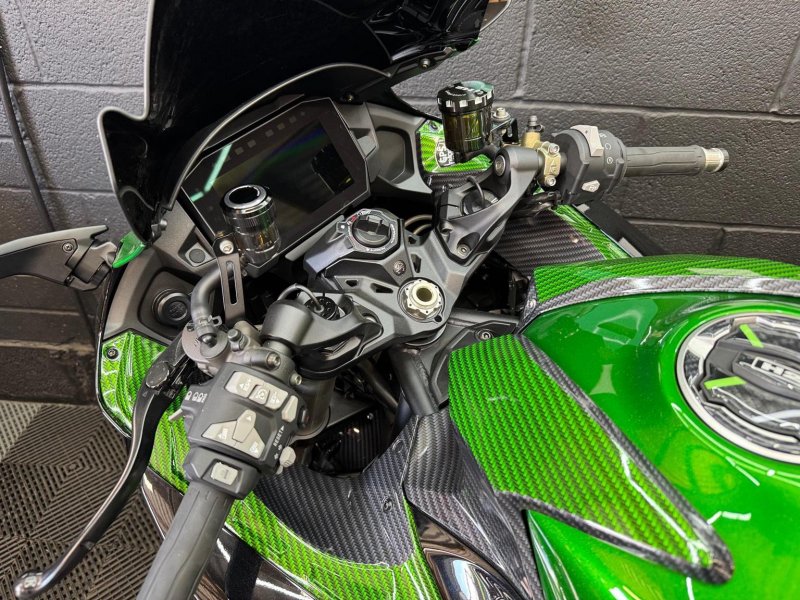 KAWASAKI Ninja H2 SX
