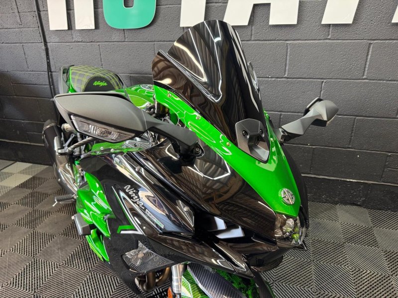 KAWASAKI Ninja H2 SX