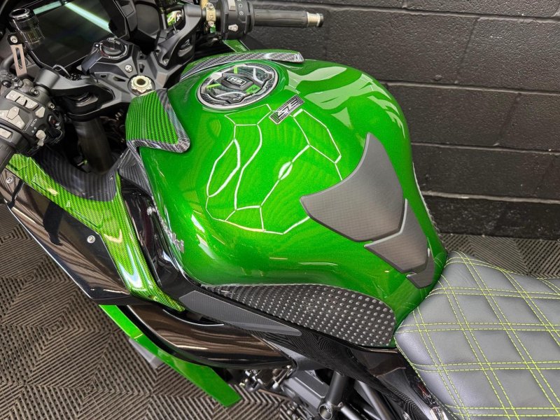 KAWASAKI Ninja H2 SX