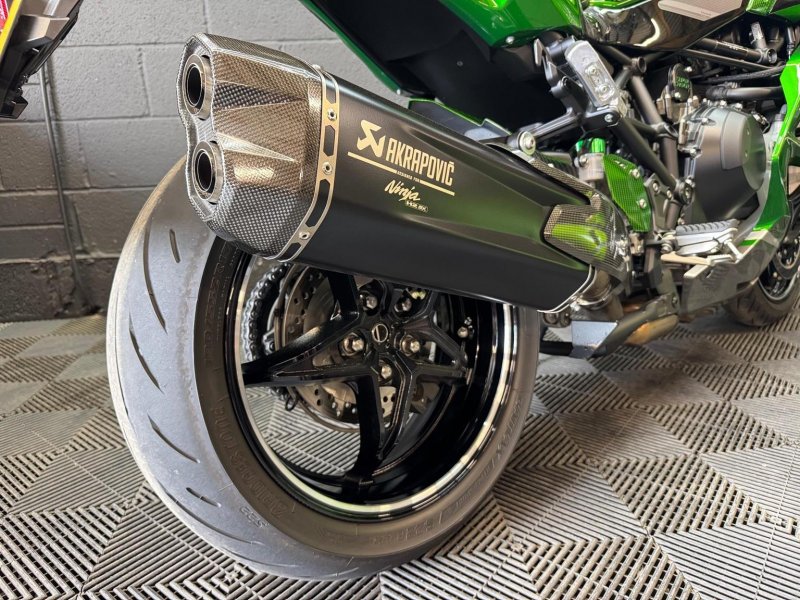 KAWASAKI Ninja H2 SX