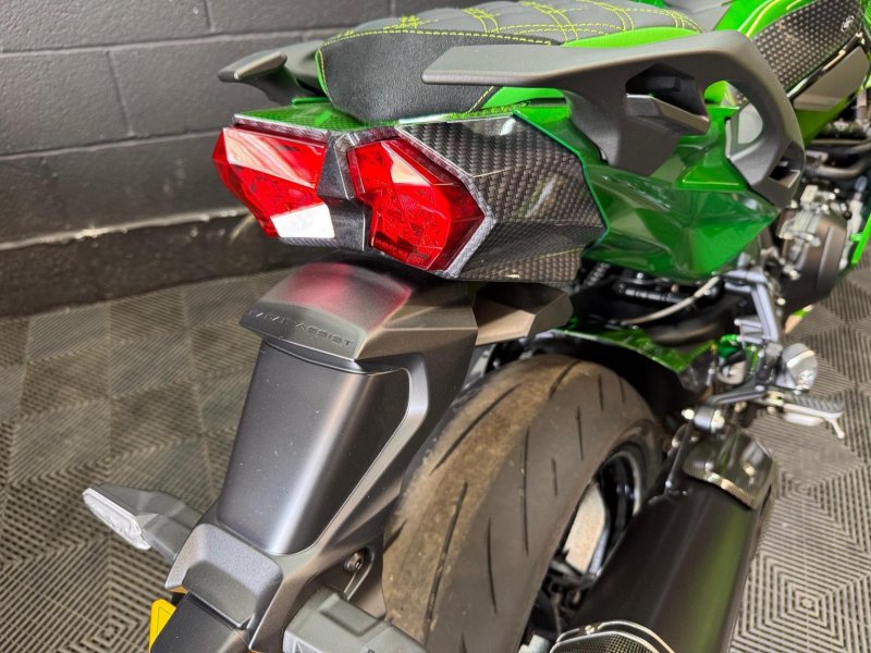 KAWASAKI Ninja H2 SX