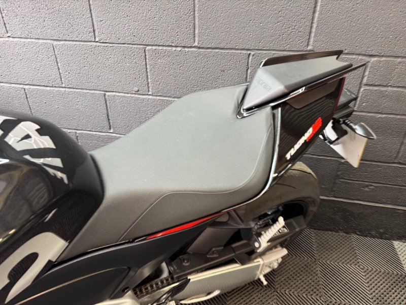 APRILIA Tuono 1100 V4