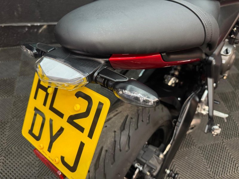 TRIUMPH Trident