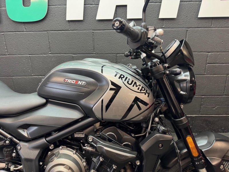 TRIUMPH Trident