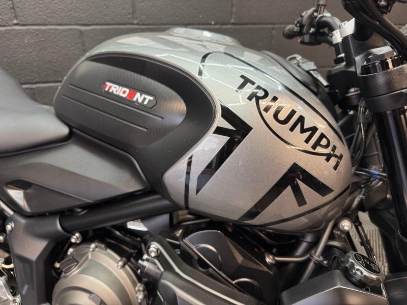 TRIUMPH Trident