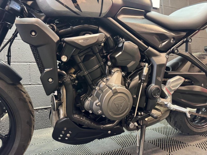 TRIUMPH Trident