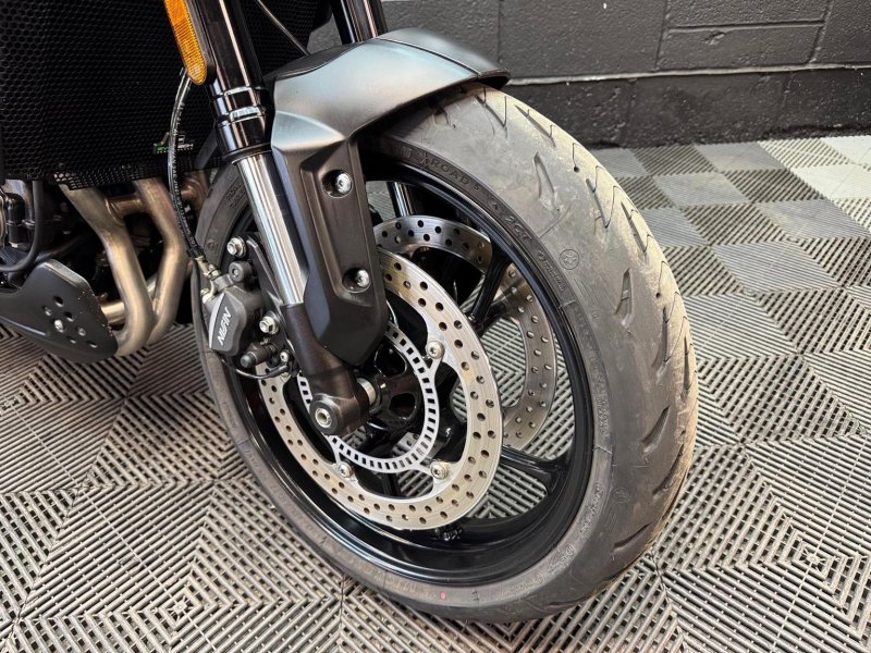 TRIUMPH Trident