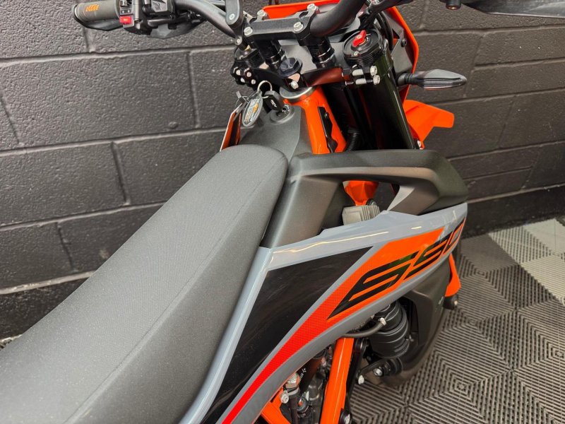 KTM 690 SMC R