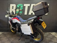 HONDA CRF1000L Africa Twin