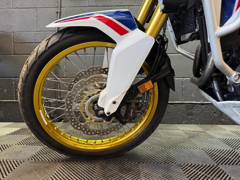 HONDA CRF1000L Africa Twin