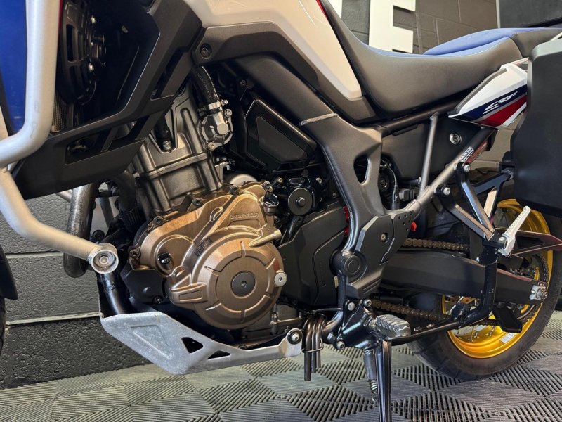 HONDA CRF1000L Africa Twin