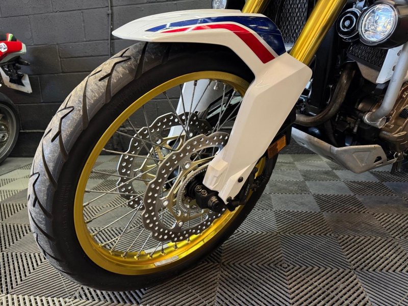 HONDA CRF1000L Africa Twin