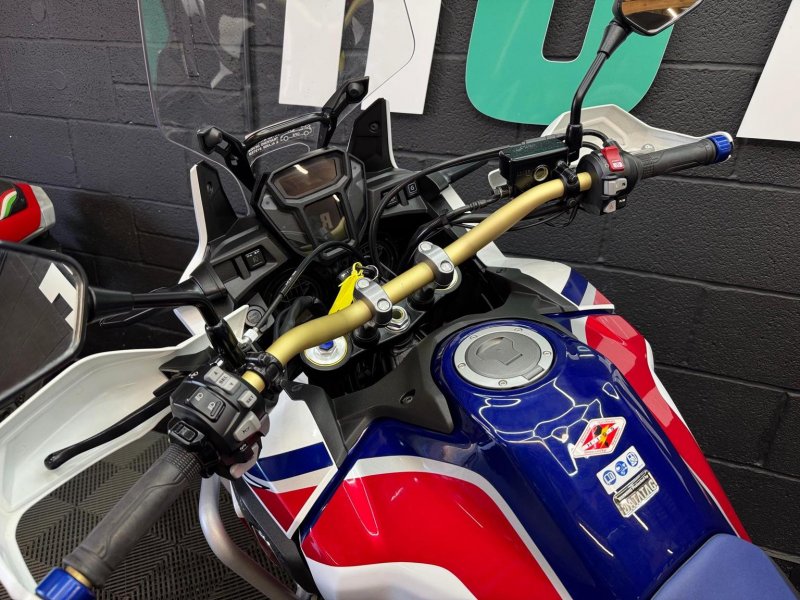 HONDA CRF1000L Africa Twin