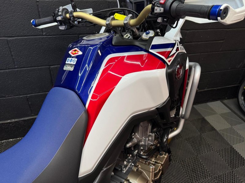 HONDA CRF1000L Africa Twin