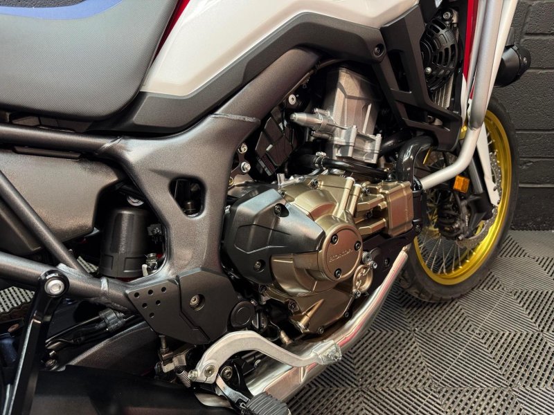 HONDA CRF1000L Africa Twin