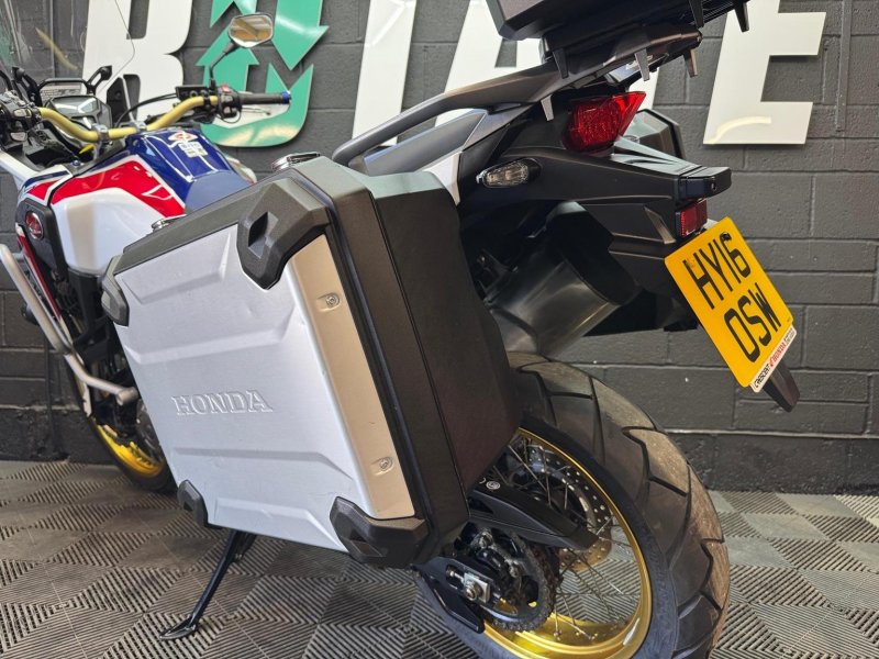 HONDA CRF1000L Africa Twin