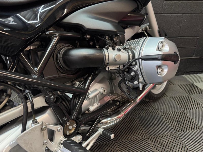 BMW R1200R