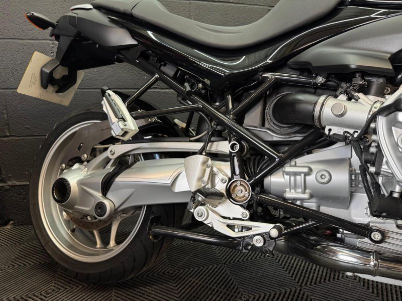 BMW R1200R