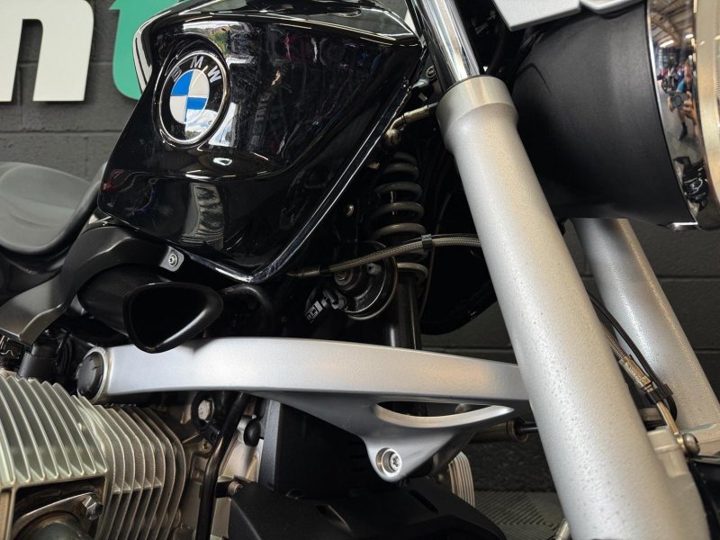 BMW R1200R