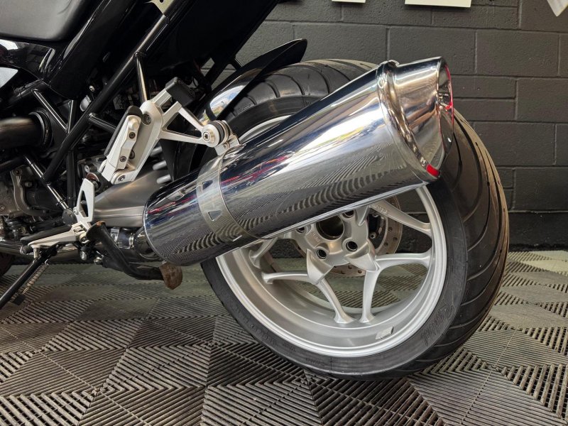 BMW R1200R