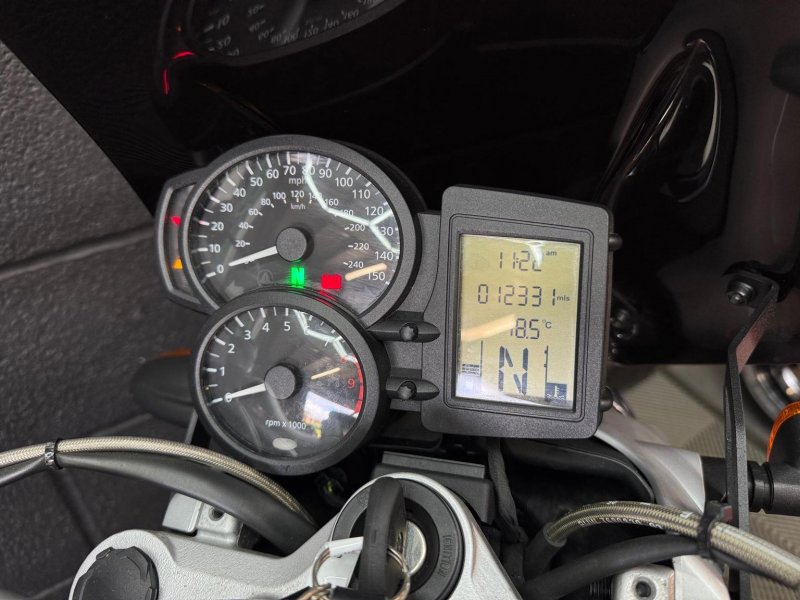 BMW R1200R