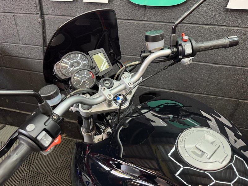 BMW R1200R