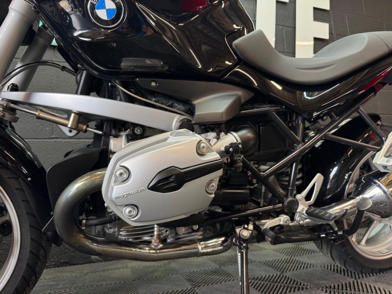 BMW R1200R