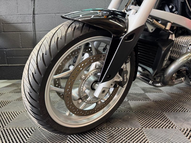 BMW R1200R